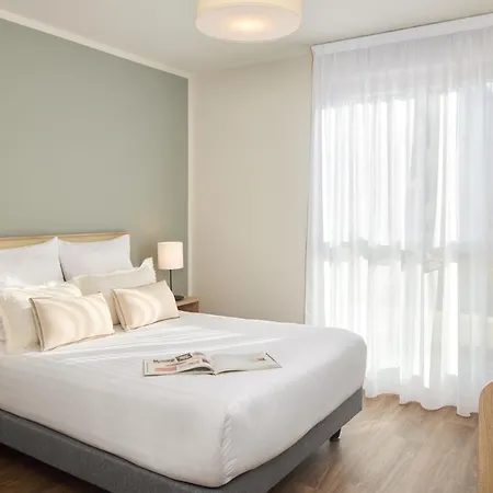 Zenitude Residences شقة فندقية *