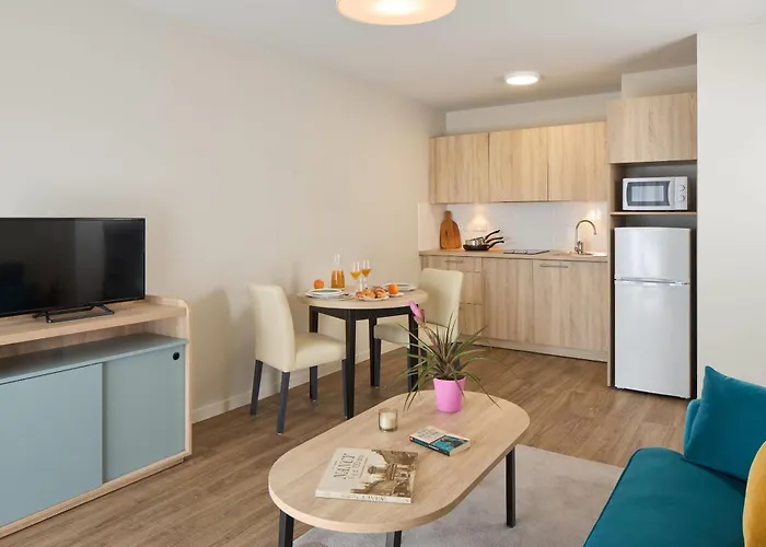 Quality Centre Apart Otel